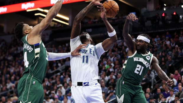 Patrick Beverley Bucks v. Wolves
